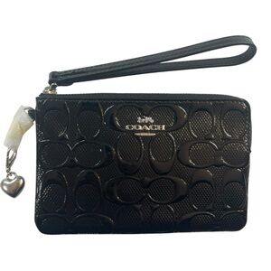 COACH Corner Zip Wristlet Signature Leather With Heart Charm Black CDY96 NWT